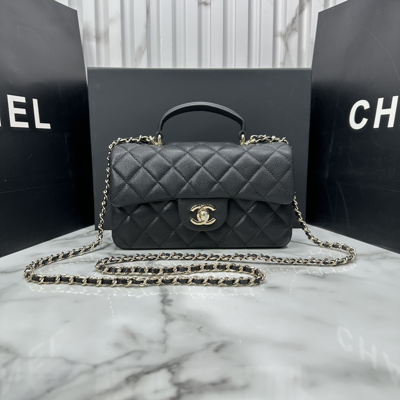 ORI หนังแท้ | CHANEL Classic Flap Bag TopHandle 20cm กระเป๋าสะพายคคลาสสิกพร้อมหูจับ หรูหราระดับตำนาน สวยงามเหนือกาลเวลา