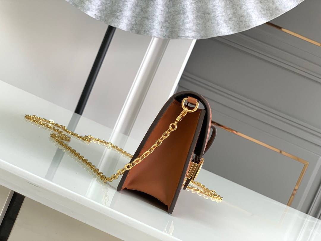 หนังแท้ LOUIS VUITTON DAUPHINE CHAIN WALLET / LV DAUPHINE พร้อมส่งที่ไทย งานหนังแท้ทั้งใบ เกรดเทพออริจินอล เนื้องานสวยงาม ภาพสินค้าถ่ายจากงานขายจริง ใช้งานต่างประเทศได้