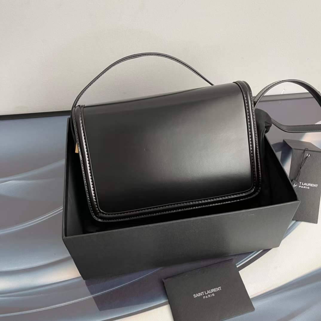 YSL Solferino medium crossbody bag คอลเล็คชั่นน้องโรเซ่ ROSE BLACKPINK ที่สุดแห่งความคลาสสิก เกรดออริจินอล หนังสวยมาก กระเป๋าสะพายรุ่นที่สาวๆ ทุกคนควรมีติดตู้ ภาพถ่ายจากงานขายจริง สวยตามรูป ไม่ผิดหวังค่ะ