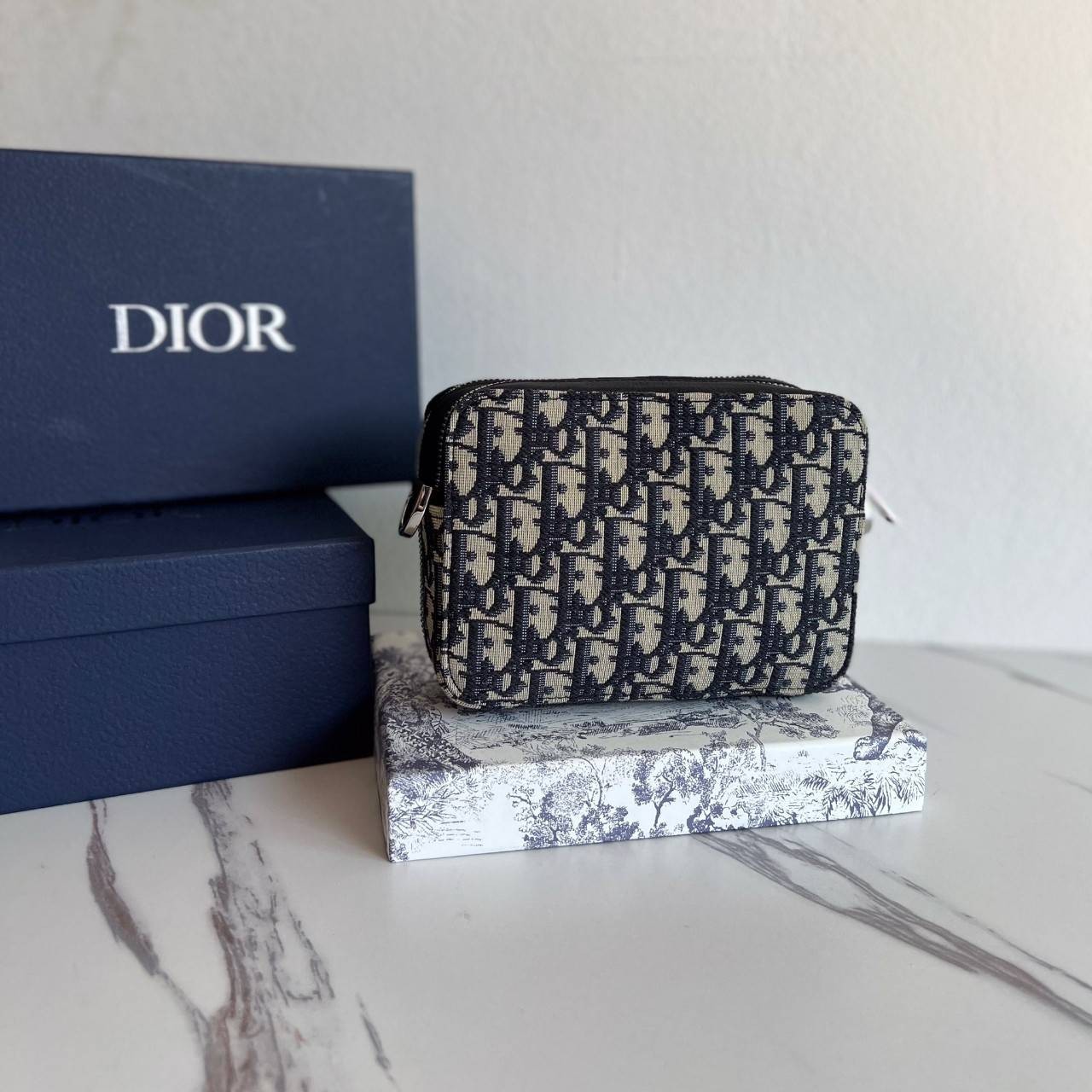 ORI 🥂 หนังแท้ DIOR POUCH WITH SHOULDER STRAP Oblique Jacquard พร้อมส่งที่ไทย งานหนังแท้และผ้าแจ็คการ์ดออริจินอล ภาพสินค้าถ่ายจากงานขายจริง ใช้งานต่างประเทศได้