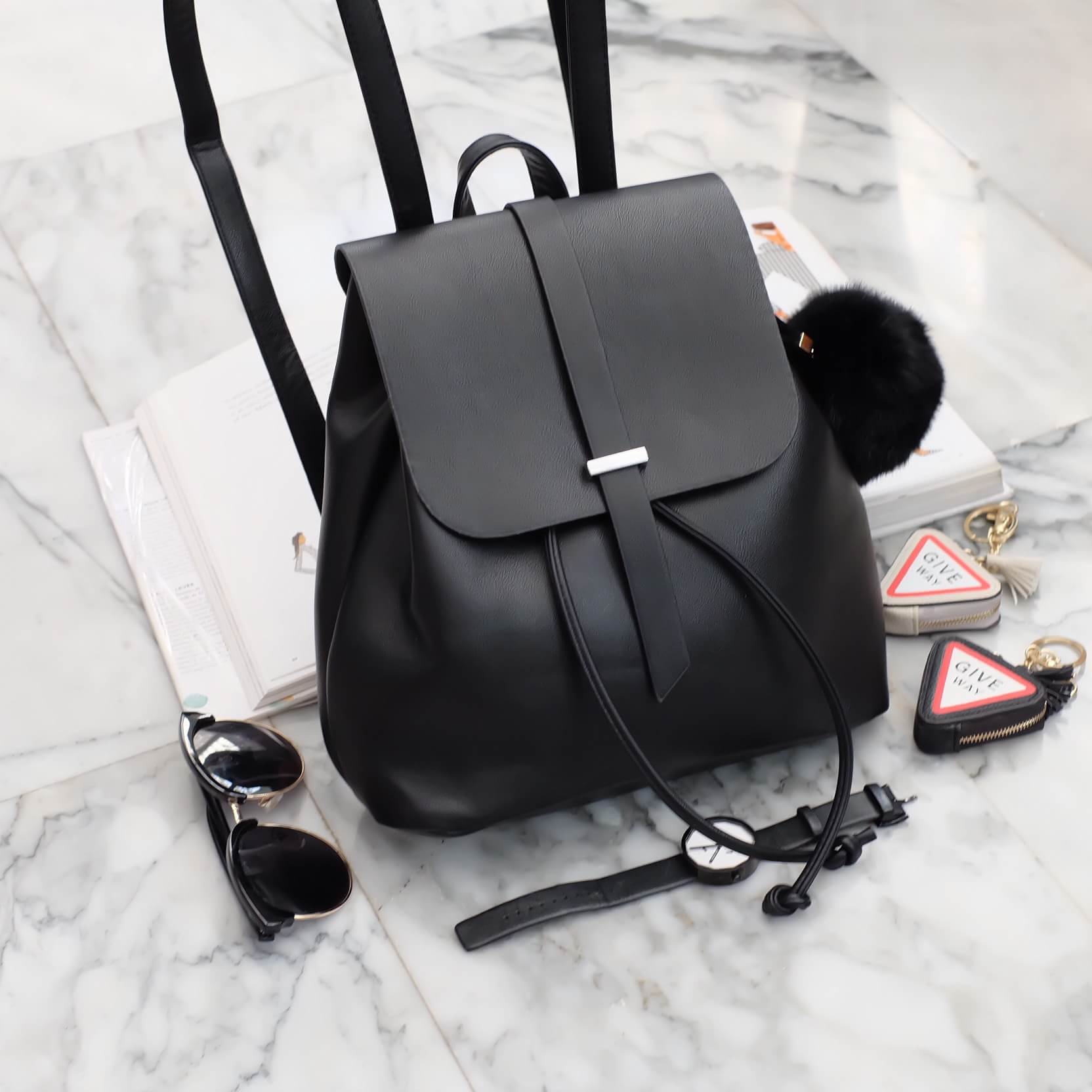 ใหม่ล่าสุด ชนช้อป เลยค่า 👍 กระเป๋าเป้!!! ทรงน่ารักมากๆๆๆ จากแบรนด์ KEEP รุ่น suprem backpack #จุดเด่นที่ >ตัวกระเป๋าทำจากหนังเนื้อดี สีmatte สวยคะ >น้ำหนักเบามาก เพียงแค่ 5 ขีดเท่านั้น >ขนาดกระเป๋ากำลังดีคะ ใส่ กปต ยาว มือถือได้ > มีช่