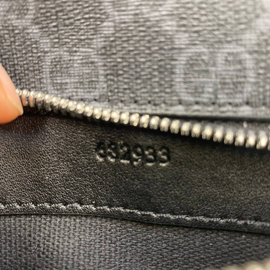 VIP 】หนังแท้ GUCCI Belt bag with Interlocking G 23CM แบบใหม่ล่าสุด ใช้ได้ทั้งหญิงชาย คาดอก คาดเอวได้ คูลๆ เลยค่าา ใบจริงสวย น่าใช้มากๆ สะพายวันไหนๆได้หมด สินค้าพร้อมส่ง มีมาจำนวนจำกัด ห้ามพลาดค่ะ! กระเป๋าคาดอกด้านหน้า//คาดไปทางด้านหลัง//หรือคาดเอวได้ ตามแ