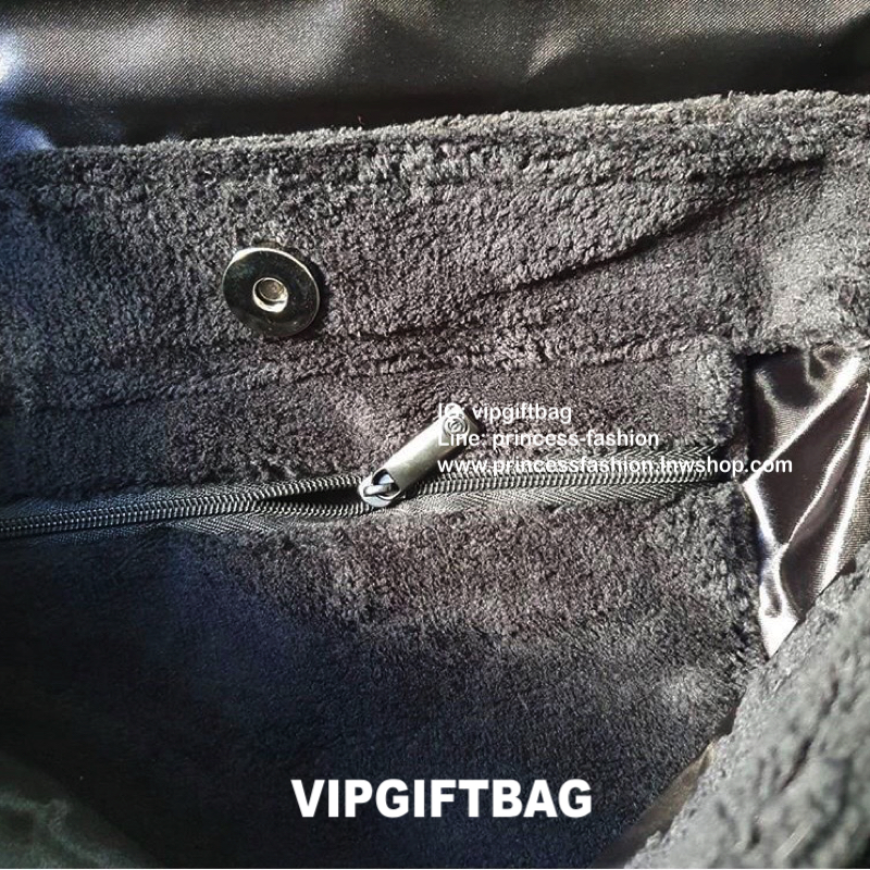 VIP Gift Premium Gift พรีเมี่ยมกิ๊ฟ แท้💯กระเป๋า Chanel Vintage precision Messenger bag โลโก้แบรนด์หนังแก้ว น้ำหนักเบา เปิดปิดด้วยฝาปิดกระดุมแม่เหล็ก