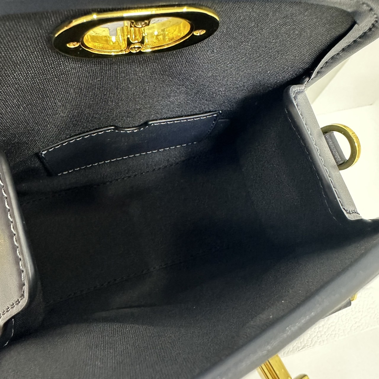 DIOR SMALL BOSTON BAG Blue Oblique Embroidery / DIOR Box Bag กระเป๋าสะพายทรงกล่อง New for Winter 2023 คอลผู้ดี สวยหรู ตอบโจทย์และแมทช์ได้กับทุกลุคทุกสไตล์