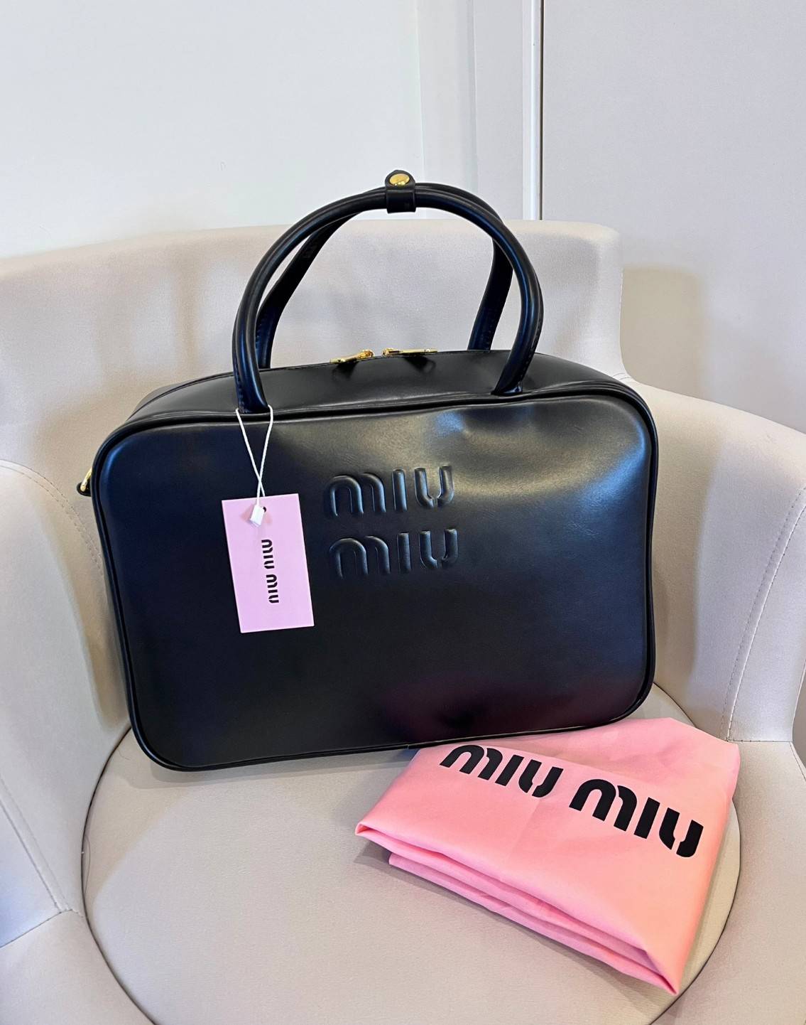MIUMIU Leather top-handle bag / MIUMIU Boston Bag กระเป๋าถือสะพาย เกรดออริ 1:1 ใช้งานต่างประเทศได้