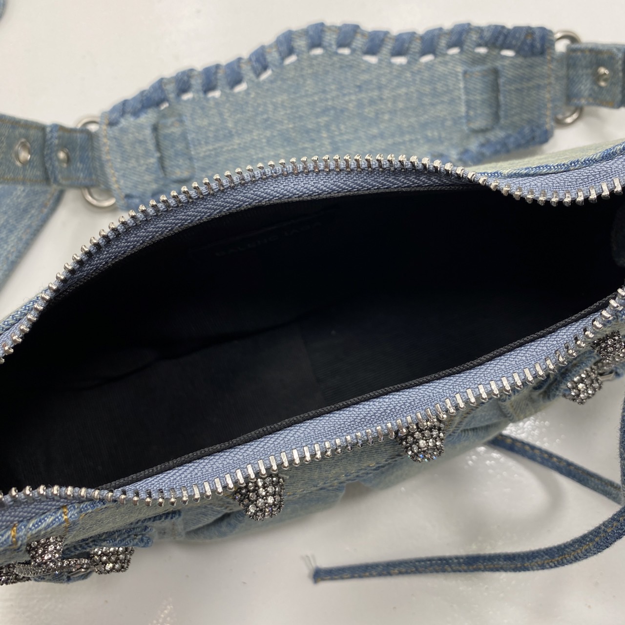 Balenciaga LE CAGOLE XS SHOULDER BAG GIRLY ALLOVER DENIM IN BLUE กระเป๋าสะพายรุ่นยอดนิยม สวยเท่ เกรดออริ 1:1 สลับแท้ ใช้งานต่างประเทศได้