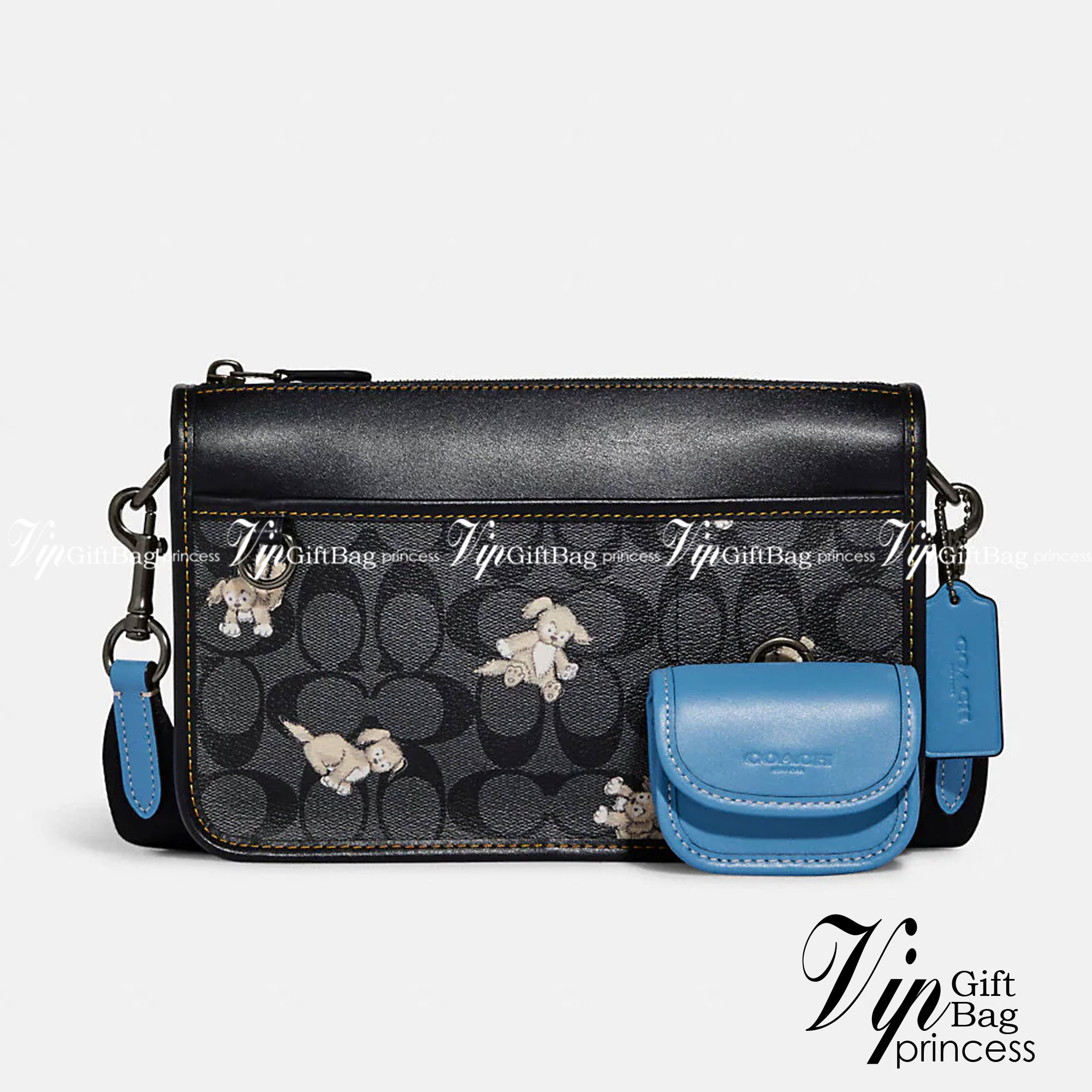 Coach Heritage Convertible Crossbody In Signature Canvas With Creature Print ((cc131)) 🐶 น่ารักขนาดนี้ ห้ามใจไม่ไหวเลยจ้า พร้อมส่ง! ยังไม่เข้าไทย ใหม่ก่อนใครค่ะ! หญิงก็ได้ชายก็ดี สำหรับรุ่นนี้ หนังแท้นิ่ม((หนังไม่แข็งทื่อๆ)) 🌟ทั้งใบปริ้นลา