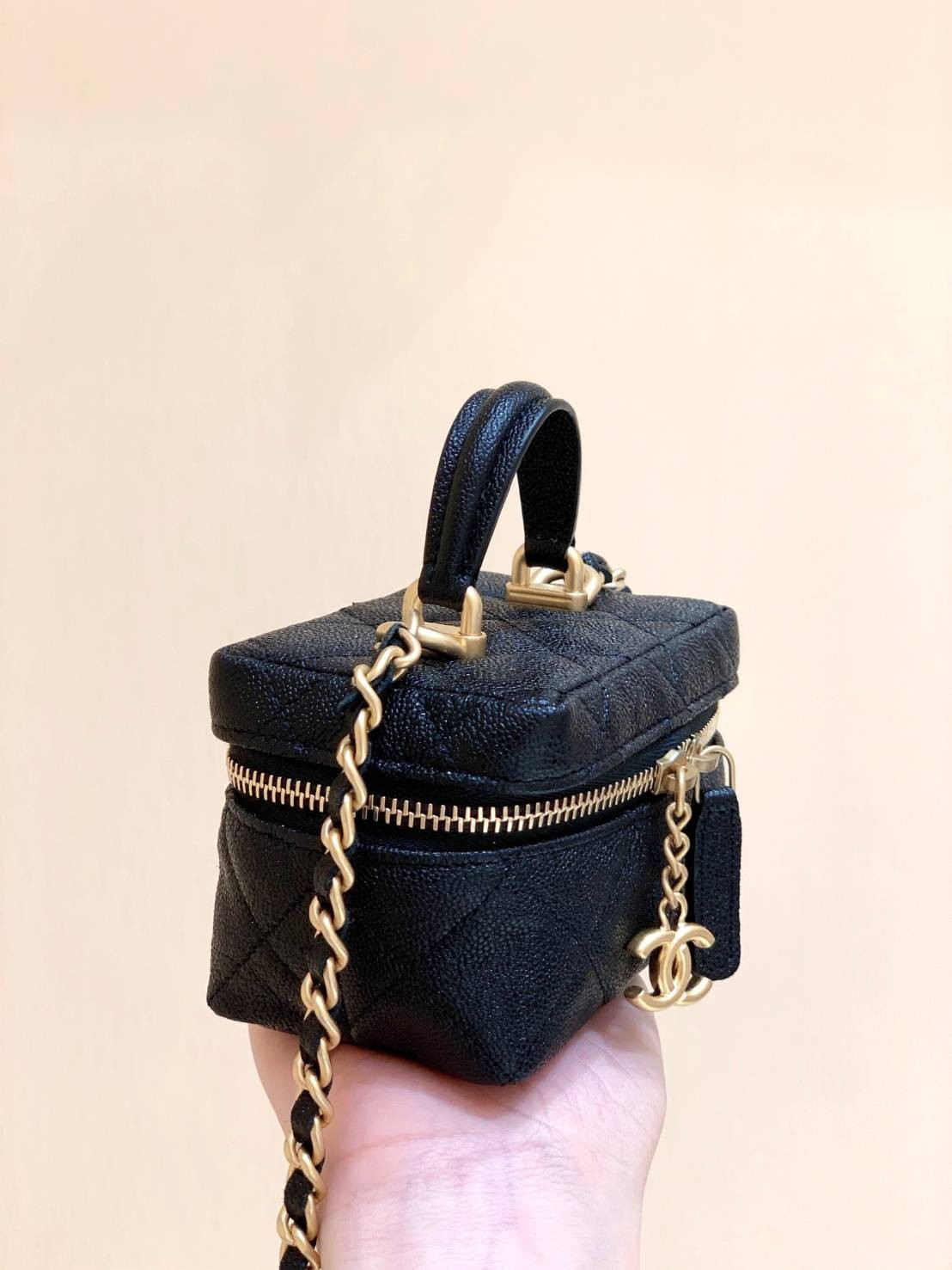 CHANEL Small VANITY With CHAIN พร้อมส่งแล้วค่า งานที่สาวๆ ตามหา เกรดท็อปออรินอล งานเหมือนสุด หนังแท้ สวยงามตามรูป