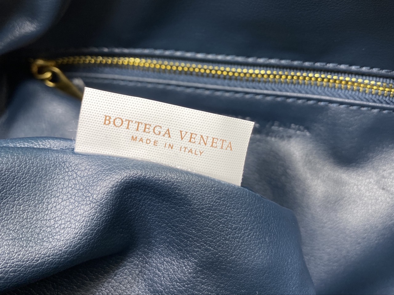 BOTTEGA Large Hop Shoulder Bag 48cm / BOTTEGA Hobo Bag กระเป๋าสะพายไหล่ใบใหญ่ จุของได้เยอะมาก ดีไซส์สานเป็นเอกลักษณ์สวยงาม