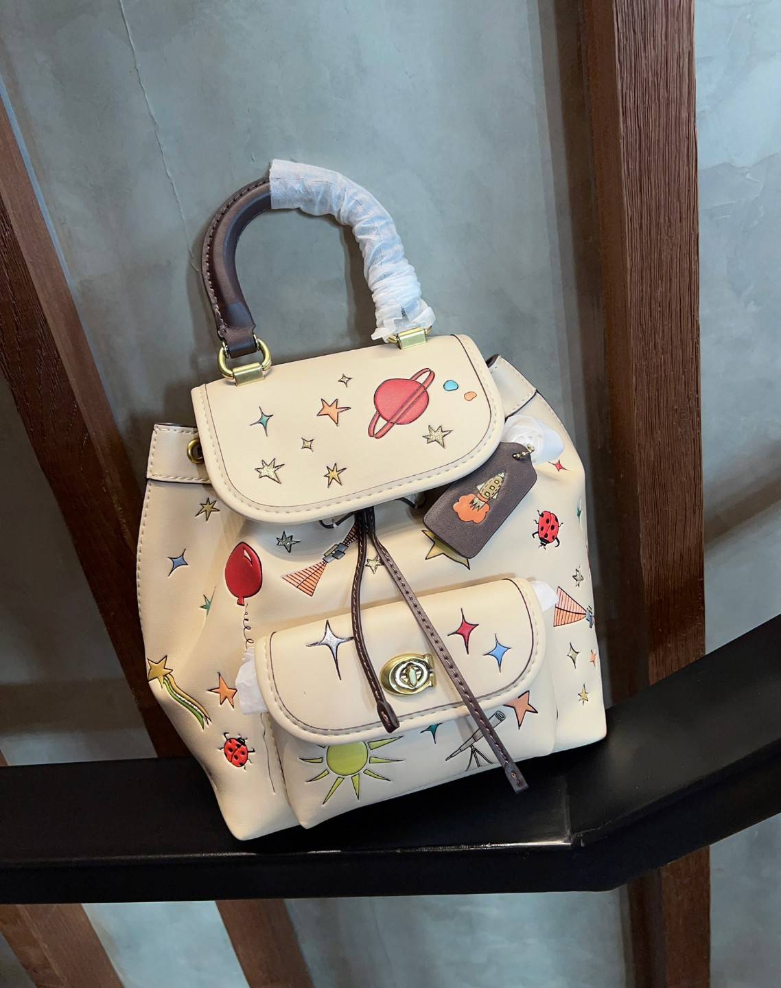 COACH X Observed By Us Riya Backpack 21 In Colorblock CK400 พร้อมส่งที่ไทยก่อนใคร กระเป๋าวสะพายหลังแบบมีหูหิ้ว หนังแท้อย่างดี หนังนิ่มละมุนมือมากค่ะ ไม่แข็งทื่อๆนะคะ!