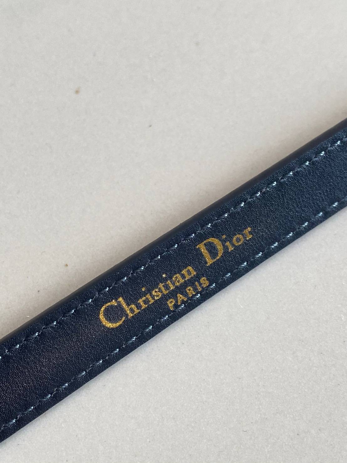 JADIOR ♥️ Dior belt เข็มขัดสุดหรูสายหนังแท้ เส้นเล็ก 1.5cm เป็นรุ่นตามหาเลยค่า งานสวยมาก ภาพถ่ายจากงานขายจริง โลโก้ 3D Gold metal JADIOR เข้าได้กับทุกลุ๊คสไตล์การเเต่งตัว สวยหรูดูดีมีระดับ ไอเท็มนี้แนะนำเลยค่าา มาน้อยรีบๆ หน่อยน้าา