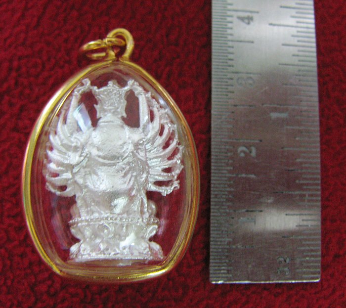 สินค้าหมดค่ะ จี้เจ้าแม่กวนอิมพันมือองค์ใหญ่เนื้อเงินพ่นทรายเลี่ยมทองไมครอนค่ะ