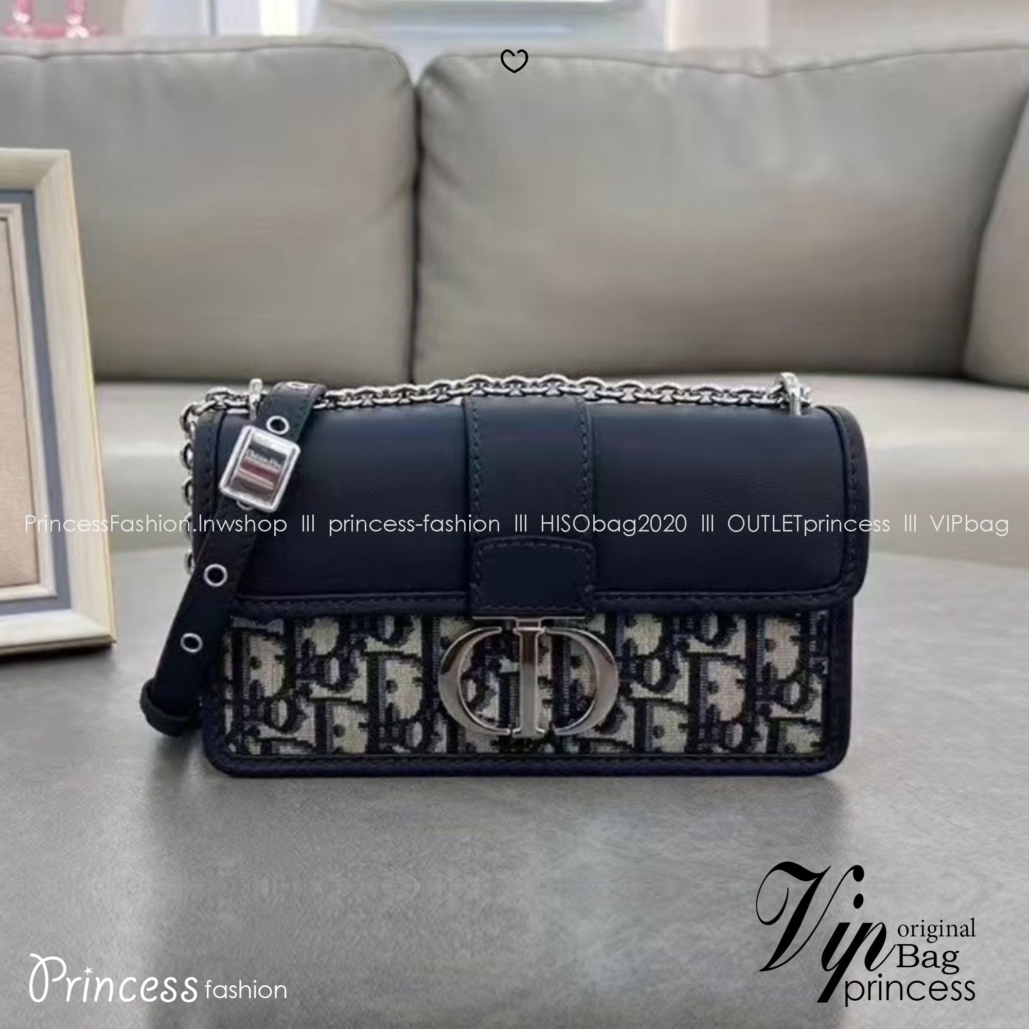 DIOR 30 Montaigne East-West Bag with Chain กระเป๋าสะพายรุ่นใหม่ ฝาพับแบบหนังสวยหรู ขนาดน่ารักสุดฮอต ที่สาวๆต้องไม่พลาด ทรงสวยมีกิมมิคในตัว ดูแพง ดีไซน์ย้อนยุคเป็นเอกลักษณ์