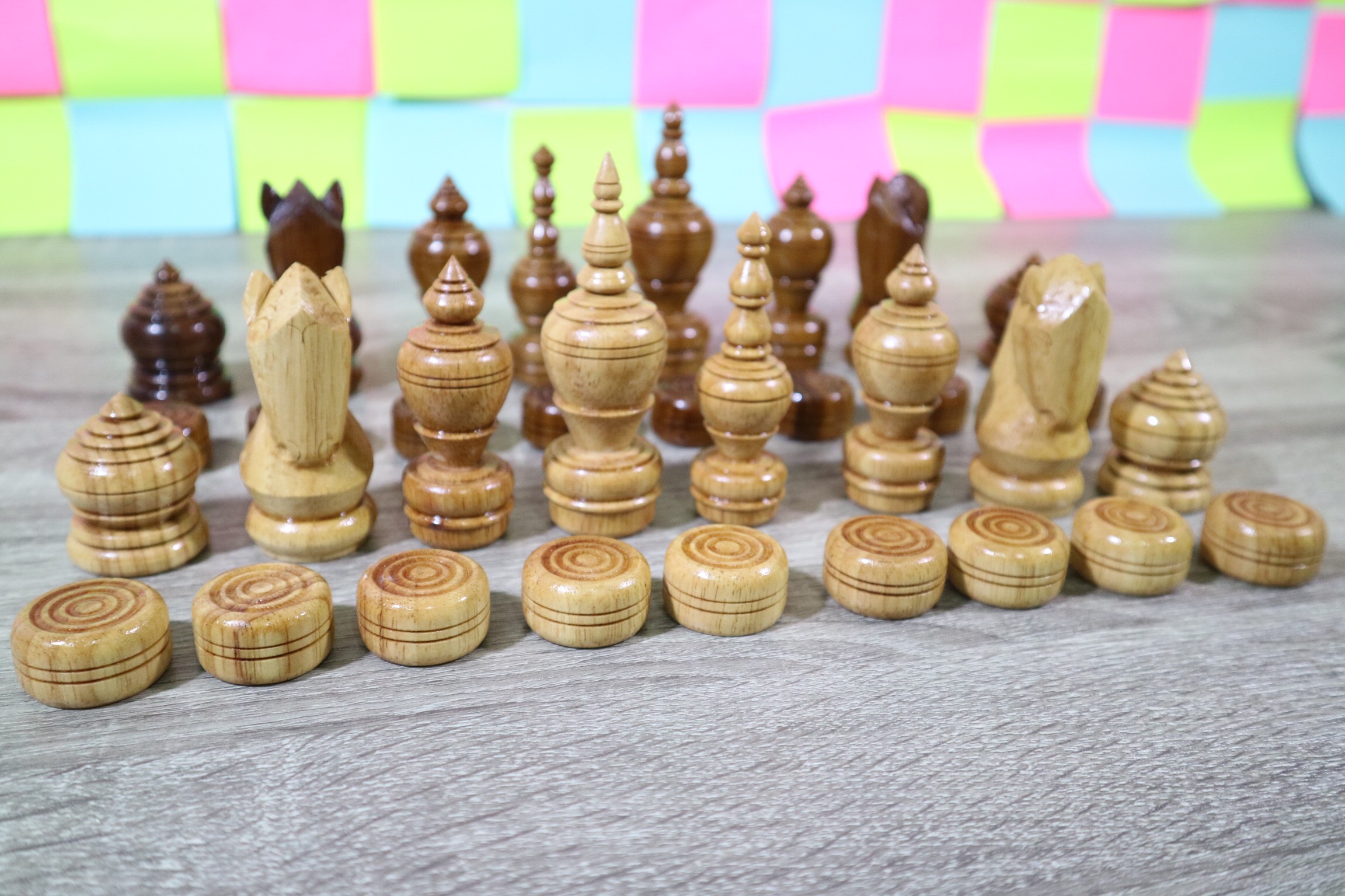 ตัวหมากรุกไทยไม้สักและไม้ยางพารา