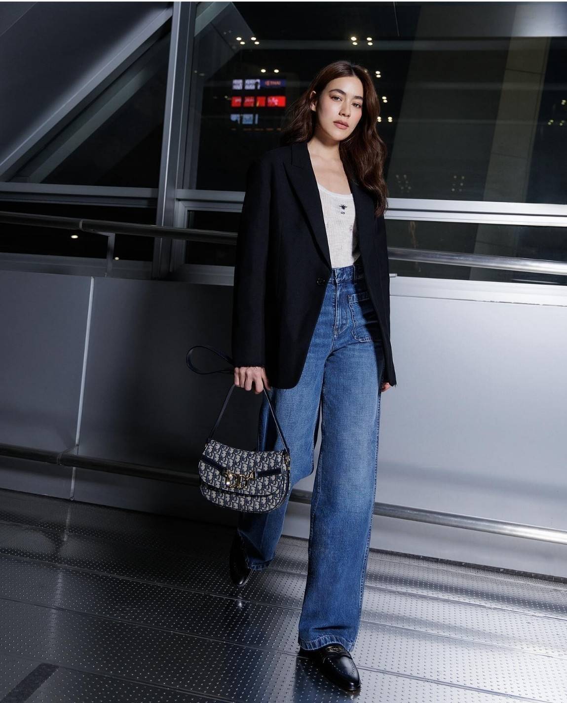 DIOR Small CD Besace Bag กระเป๋าสะพายทรงสวย ดีไซน์โลโก้โดดเด่นหรูหรา ดีเทลดูดีมีกิมมิคในตัว สายสะพายในตัว ปรับได้ตามชอบ สะพายทำงาน ออกงาน ไปเที่ยว ไปเดท ได้ทุกโมเมนต์