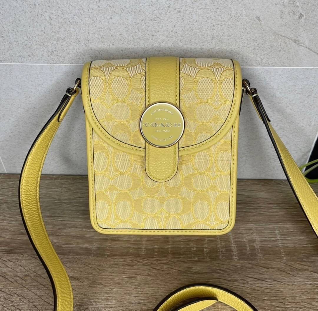 COACH North/South Lonnie Crossbody In Signature Jacquard C8321 ภาพสินค้าถ่ายจากงานขายจริง ใช้งานต่างประเทศได้