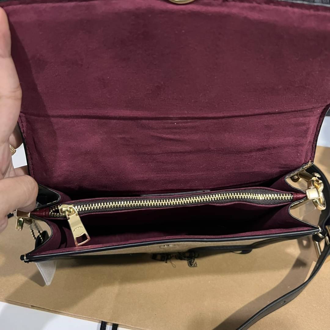 COACH SMALL GEORGIE TOP HANDLE IN BLOCKED SIGNATURE CANVAS ((6504//0468//6192//6015)) compact body portable shoulder bag 🌈ห้ามพลาด รุ่นแนะนำค่าา! พร้อมส่งทันที! กระเป๋าหิ้ว//สะพายข้างได้ วัสดุหนังแท้ 🔺หนึ่งใบทำลายหนังผสมกัน3แบบได้ลงตัวสวยง