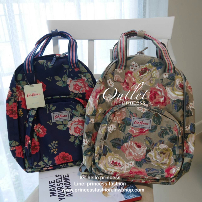 CATH KIDSTON BACKPACK BAG กระเป๋าเป้น่ารัก ตามแบบฉบับของแบรนด์นี้เลยค่า โดดเด่นด้วยหนัง PVC พิมพ์ลาย กันน้ำทั้งใบ ด้านในมีช่องซิปใหญ่ใส่ของ 2 ช่อง จุของได้เยอะ ใส่ IPAD / A4ได้สบายเลยค่ะ ด้านหน้ามีช่องซิปเล็ก 1 ช่อง ใส่ของจุกจิกหนิบได้สะดวก น้ำหนักเบา ใช้