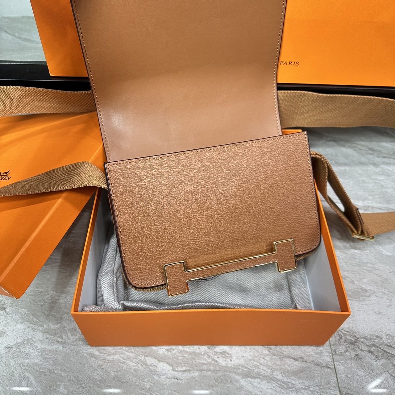 HERMES Chevre Mysore Geta Messenger Bag 20cm กระเป๋าทรงกล่องแมสเซ็นเจอร์แบรนด์หรู เอกลักษณ์ของความสง่างาม เกรดออริ สลับแท้ 1:1 ใช้งานต่างประเทศได้