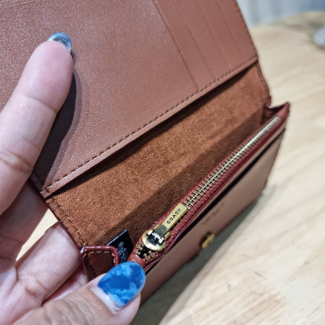 COACH SLIM CARD CASE IN SIGNATURE CANVAS C4818 / C5870 / C4818 กระเป๋าถนอมบัตรกึ่งกระเป๋าสตางค์ เกรดท็อปออริ เกรดดีสุด สลับแท้ 1:1 ใช้ต่างประเทศได้