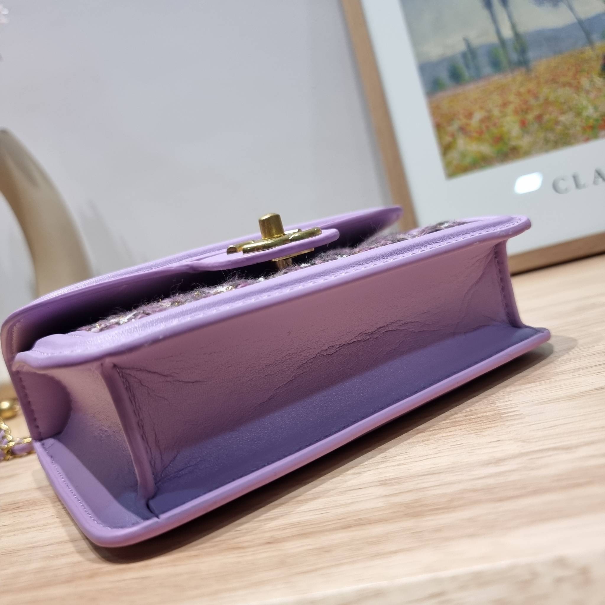 Chanel tweed mini flap bag / Chanel mini top handle กระเป๋าสะพายงานผ้าทวิตเอกลักษณ์เฉพาะของแบรนด์ งานสวยเป๊ะ มาพร้อมสายยาวถอดออกถือสวยๆเริ่ดๆ คิวท์มาก!! ดีเทลน่ารักเพียบ!!