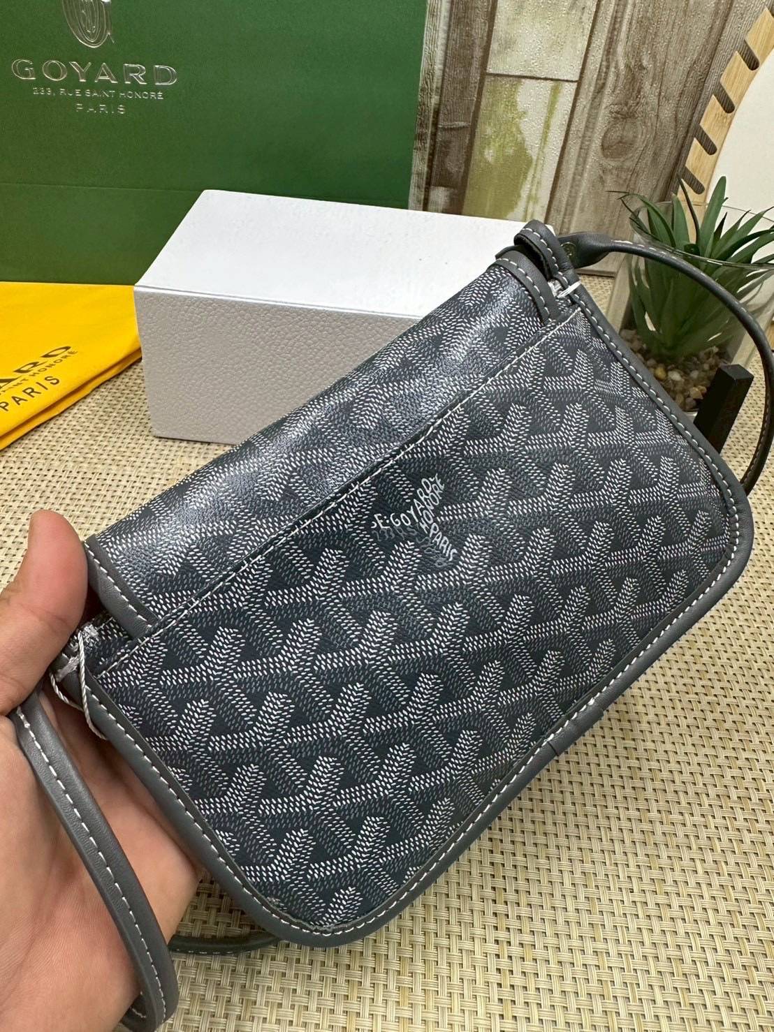 พร้อมส่ง 10 สี ORI หนังแท้ | GOYARD Plumet pouch-wallet กระเป๋าสะพายใบเล็กกะทัดรัด ดีไซน์กระเป๋าสตางค์ Plumet ดีไซน์มาพร้อมช่องใส่เหรียญ ธนบัตร และบัตรต่างๆ