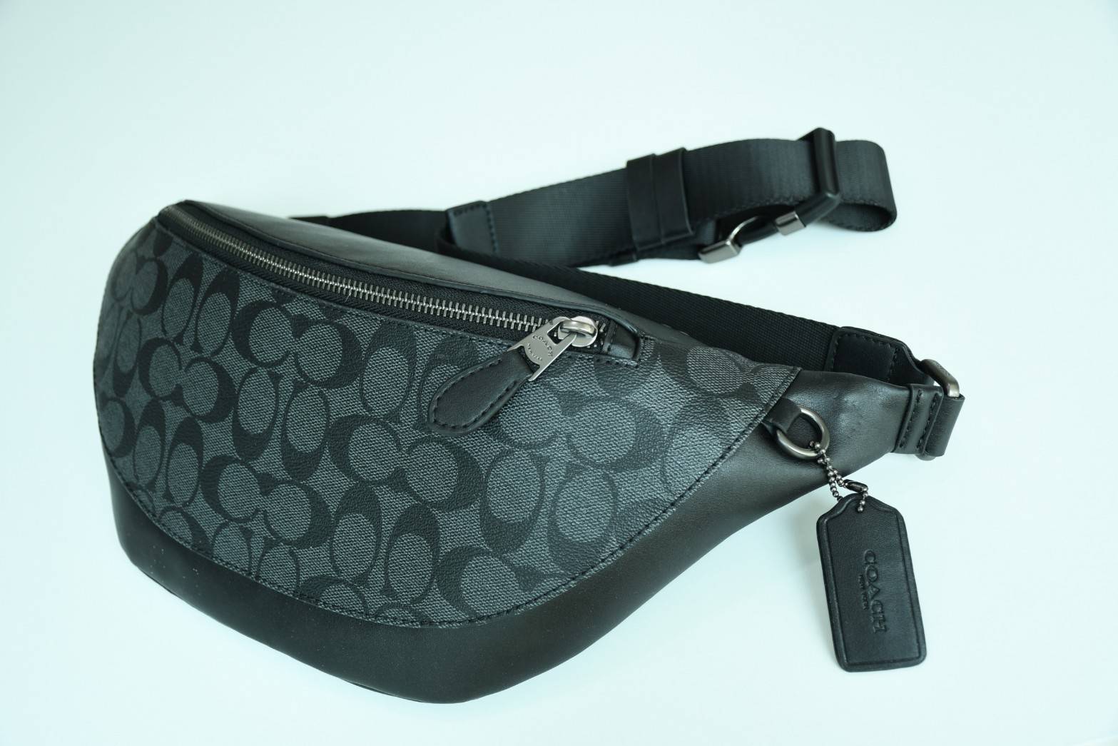 Coach F84711 Warren Mini Belt Bag In Signature Canvas กระเป๋าคาดอก คาดเอว ขนาดกำลังดี ใช้งานง่าย ใช้ได้ทั้งหญิงและชาย