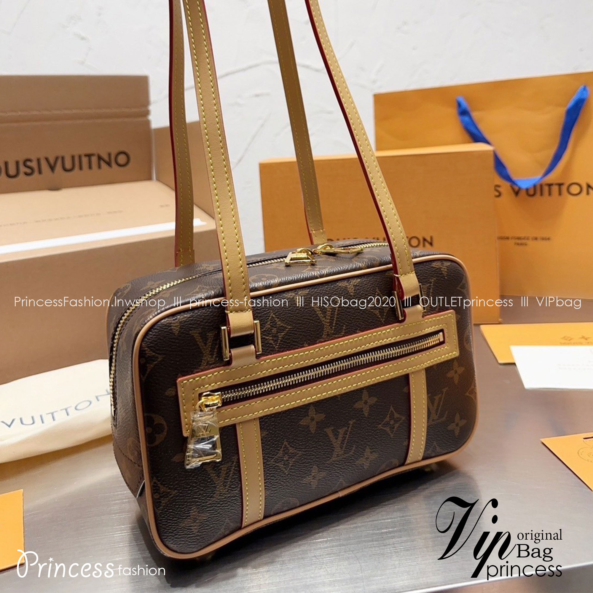 LV Cite Monogram Canvas Brown in Coated คอลเลคชั่นยอดฮิต ทรงสะดวกใช้ ดีไซน์สุดคลาสสิค ใช้ได้ทุกวัน ใบจริงน่าใช้มากๆ จัดให้ครบเซ็ท ล็อทนี้ราคาดีมาก สวยเกินราคา ตรงปก พร้อมเสิร์ฟความสวยให้ถึงบ้านไปเลยจ้า
