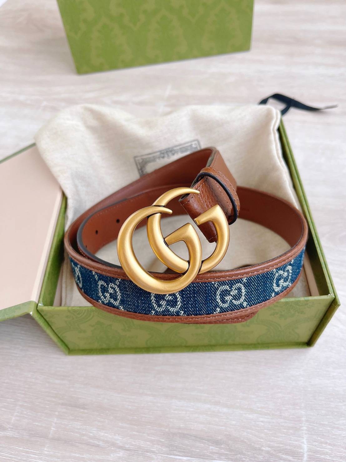 หนังแท้ GUCCI GG leather belt 30mm / GG Denim Belt พร้อมส่งที่ไทย เข็มขัด GG เดนิมสลับหนังแท้เกรดดีที่สุด ยิ่งใช้ยิ่งสวย โทนสีน่าใช้มากก สายปรับระดับได้ มาในดีไซน์คลาสสิคเรียบหรูเข้ากับทุกลุ๊คแบบไม่มีเอ้าท์ ภาพสินค้าถ่ายจากงานขายจริง ใช้งานต่างประเทศได้