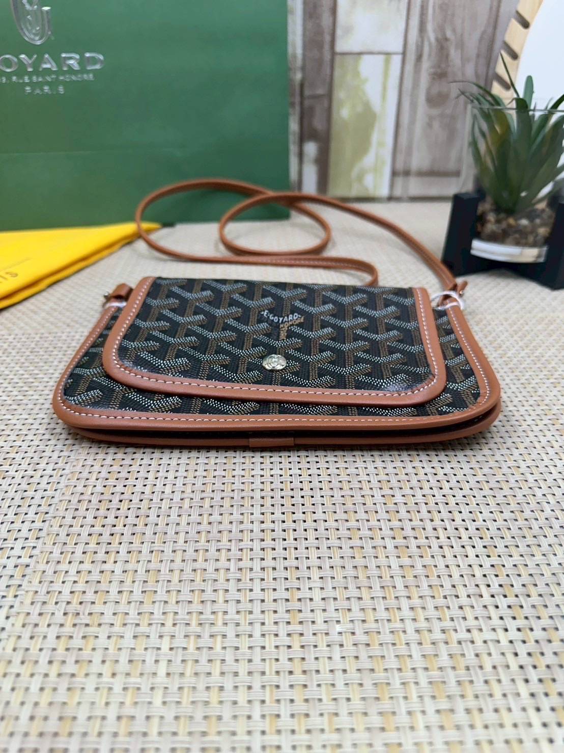 พร้อมส่ง 10 สี ORI หนังแท้ | GOYARD Plumet pouch-wallet กระเป๋าสะพายใบเล็กกะทัดรัด ดีไซน์กระเป๋าสตางค์ Plumet ดีไซน์มาพร้อมช่องใส่เหรียญ ธนบัตร และบัตรต่างๆ