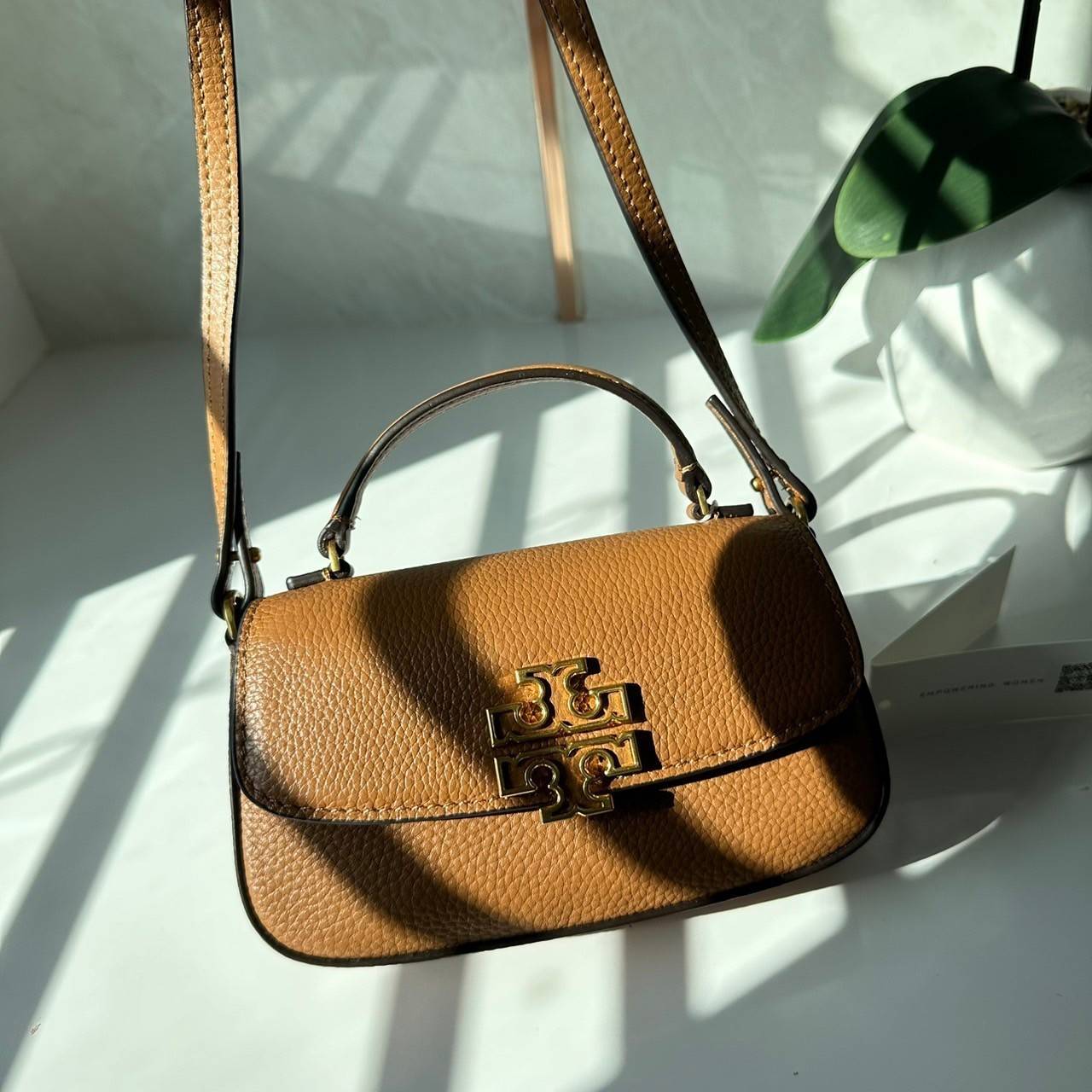 Tory Burch Britten Mini Top Handle Crossbody Bag กระเป๋าสะพายใบเล็กดีไซน์เรียบหรู เกรดออริ สลับแท้ 1:1 ใช้งานต่างประเทศได้