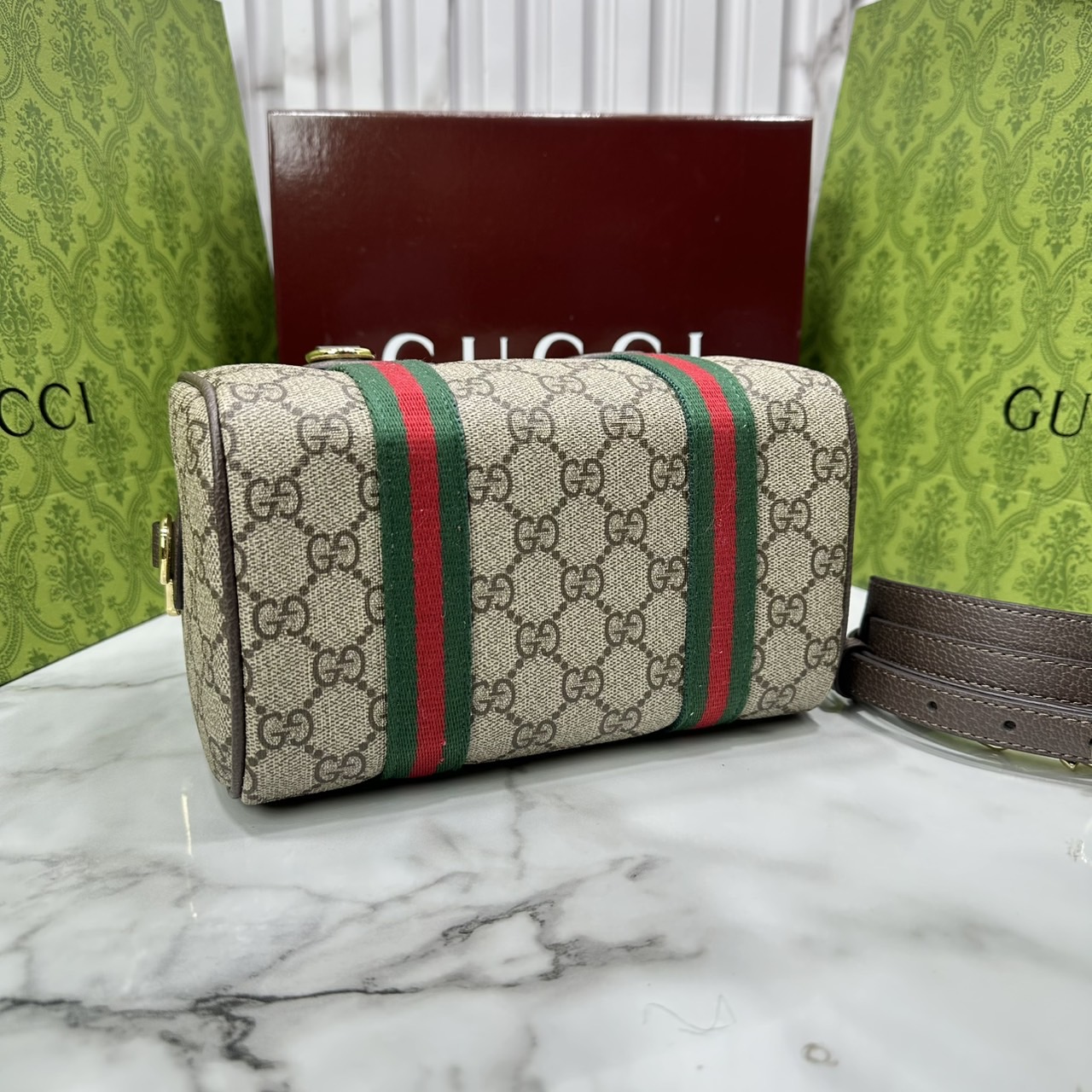 ORI หนังแท้ | GUCCI Mini GG handbag Soft Supreme 20cm / GUCCI Keepall Bag กระเป๋าสะพายทรงหมอนใบเล็ก สไตล์นี้ตีความรูปทรงกระเป๋าบอสตันโฉมใหม่ด้วยรายละเอียดผ้าแคนวาสแถบ Web