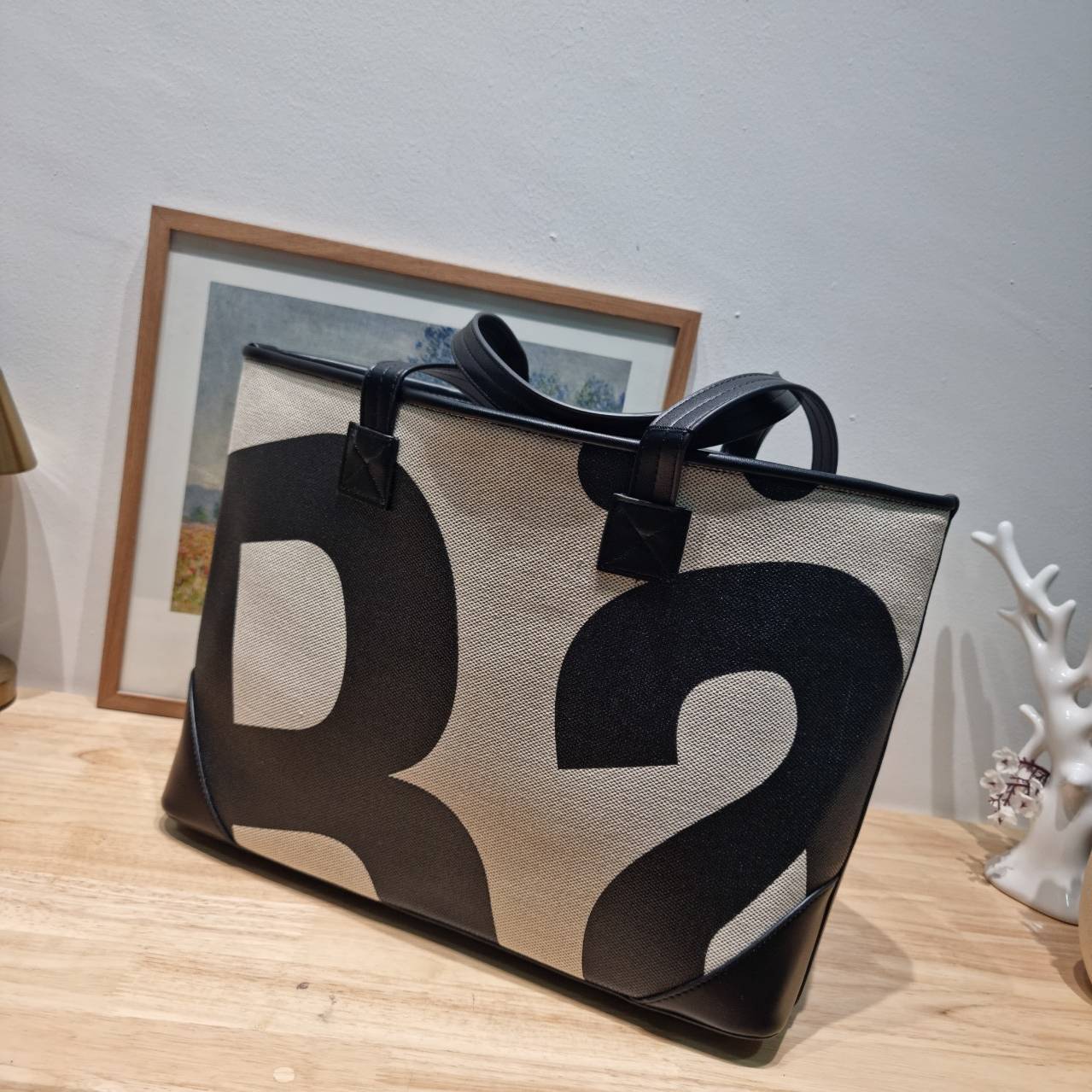 Rally movement tote bag กระเป๋าทรงโท้ท ดีไซน์คลาสสิค เรียบง่ายแต่ดูแพง มีระดับสุดๆ ไอเท็มสุดปัง ออกมาก็ sold out ไวมากๆ รุ่นใหม่และเป็นรุ่นที่ตามหา