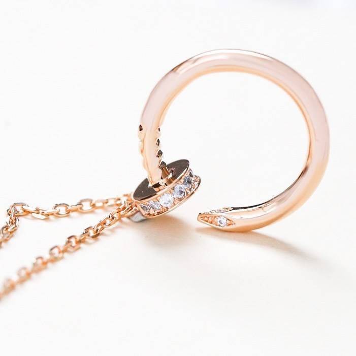 Cartier JUSTE UN CLOU NECKLACE สร้อยคอคาเทียร์ หัวตะปูหัวเพชร เกรดออริจินิล ปั้มทุกจุด วัสดุคุณภาพดี ไม่ลอกไม่ดำ พร้อมกล่องหนาตามแบบปั้มลายแบรนด์ ภาพสินค้าถ่ายจากงานขายจริง ใช้งานต่างประเทศได้