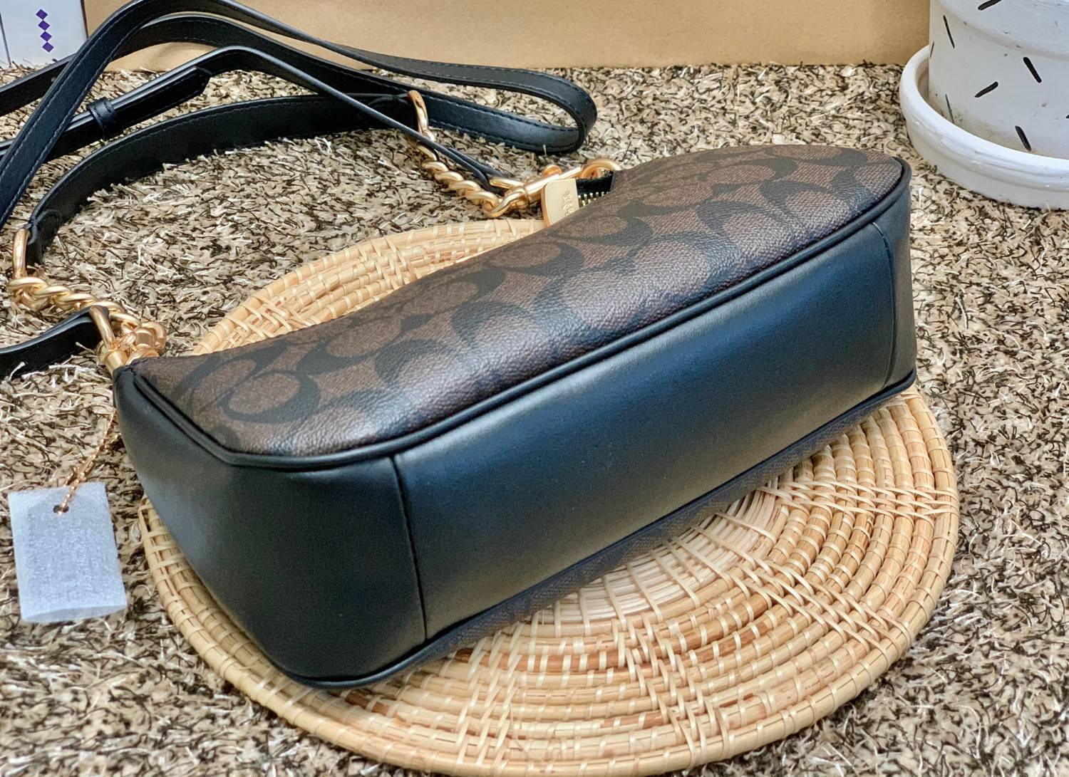 พร้อมส่งครบสี สวยทุกสีเลยค่า😘 ((CA173//CA209//CA548)) COACH TERI SHOULDER BAG 🔹กระเป๋าทรงพอช ในรูปแบบหนังแท้ หนังนิ่มสวยมากค่ะ