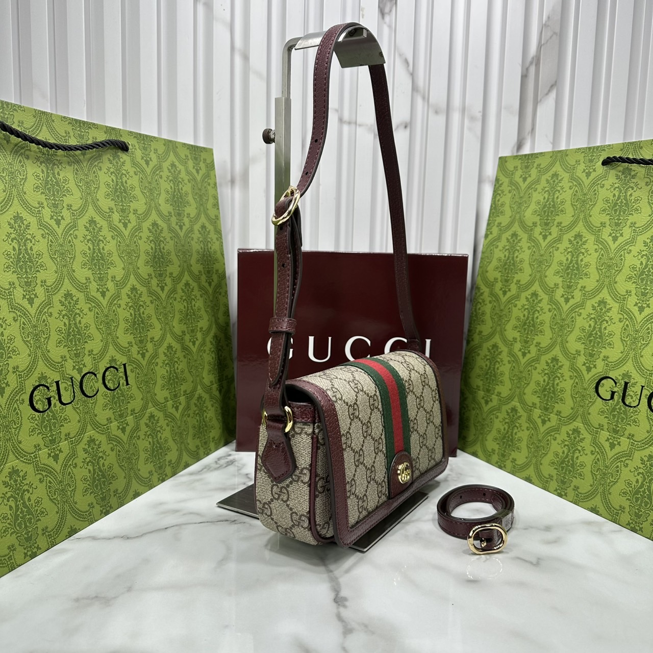 ORI หนังแท้ | Gucci Ophidia mini shoulder bag Monogram Double G / Gucci Crossbody Bag กระเป๋าสะพาย คอลเล็กชั่น Ophidia มอบชีวิตชีวาให้กับมรดกของแบรนด์ด้วยแถบ Web