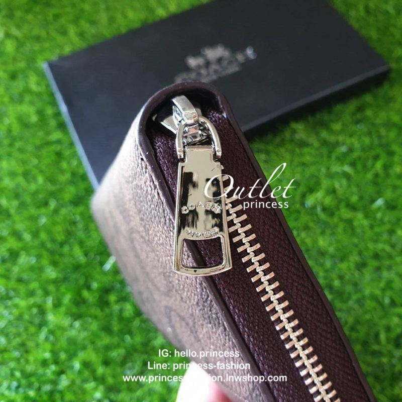 COACH FACTORY OUTLET LONG WALLET Best seller! กระเป๋าสตางค์ใบยาวซิป วัสดุหนัง ลาย Signature Brand สวยหรู เปิดปิดด้วยซิป หัวซิปแบรนด์ ภายในมีช่องใส่บัตร ธนบัตร และช่องซิปใส่เหรียญค่ะ