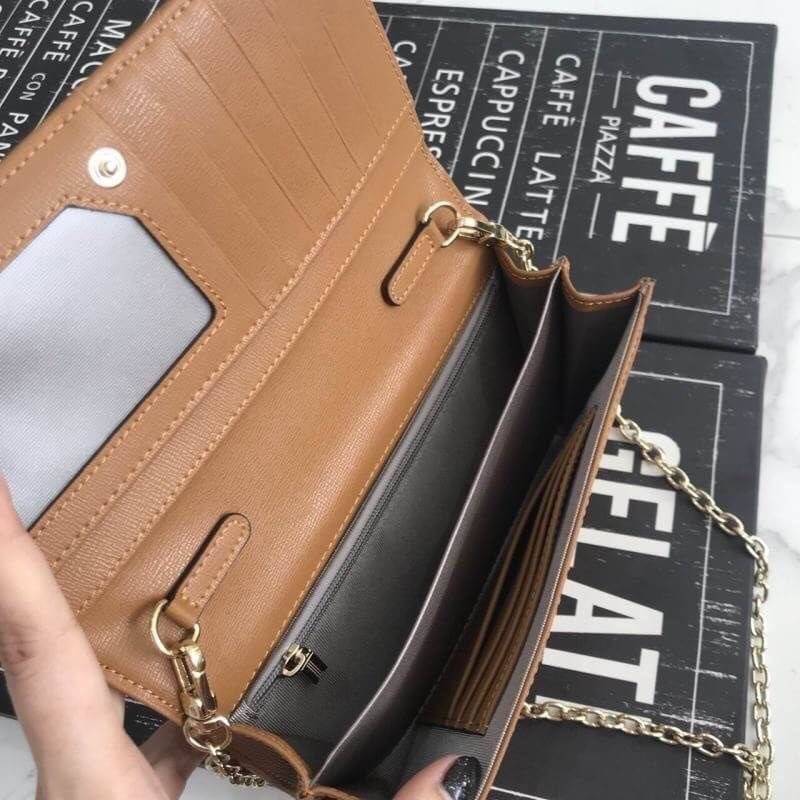 รุ่นขายดี **หนังวัวแท้สวยมาก KEEP • Ari • กระเป๋า สตางค์ยาว ปรับเป็นคลัช หรือถือ สะพาย ก้อได้หมด ขนาด กะลังดี ทรงสวย แค่ใบเดียวจบ! หนังคุณภาพเยี่ยม ภายใน จุของคุ้ม ใส่บัตร ใส่มือถือได้ทุกรุ่น ใบนี้ จะแต่งกับ Look ไหนก้อเข้ากันได้ดีแน่นอนค๊า Don't mis