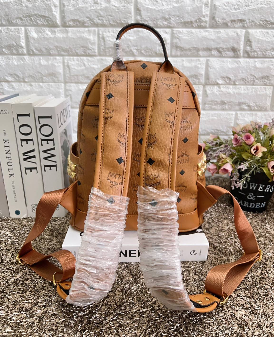 M.C.M Stark Side Studs Backpack in Visetos กระเป๋าเป้คลาสสิก รุ่นที่สามารถใช้งานได้ตลอดทั้งวันและได้ทั้งชาย/หญิง 🧡เกรดท็อปออริ เทียบแท้ 1:1 เกรดดีสุด ใช้งานต่างประเทศได้