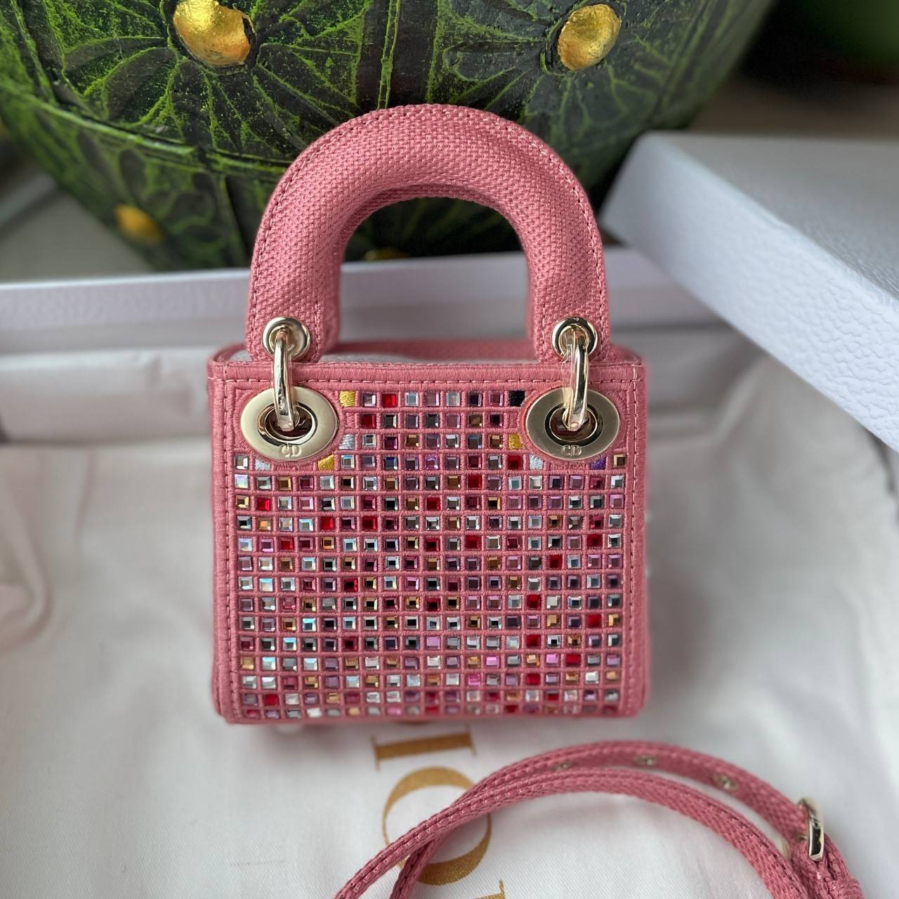Micro Lady Dior Bag Dark Pink Metallic Canvas Embroidered with Multicolor Crystals เกรดใช้งานสลับใบจริงได้ เทพออริจินอล เป็นรุ่นสั่งทำพิเศษ ภาพสินค้าถ่ายจากงานขายจริงใช้งานต่างประเทศได้