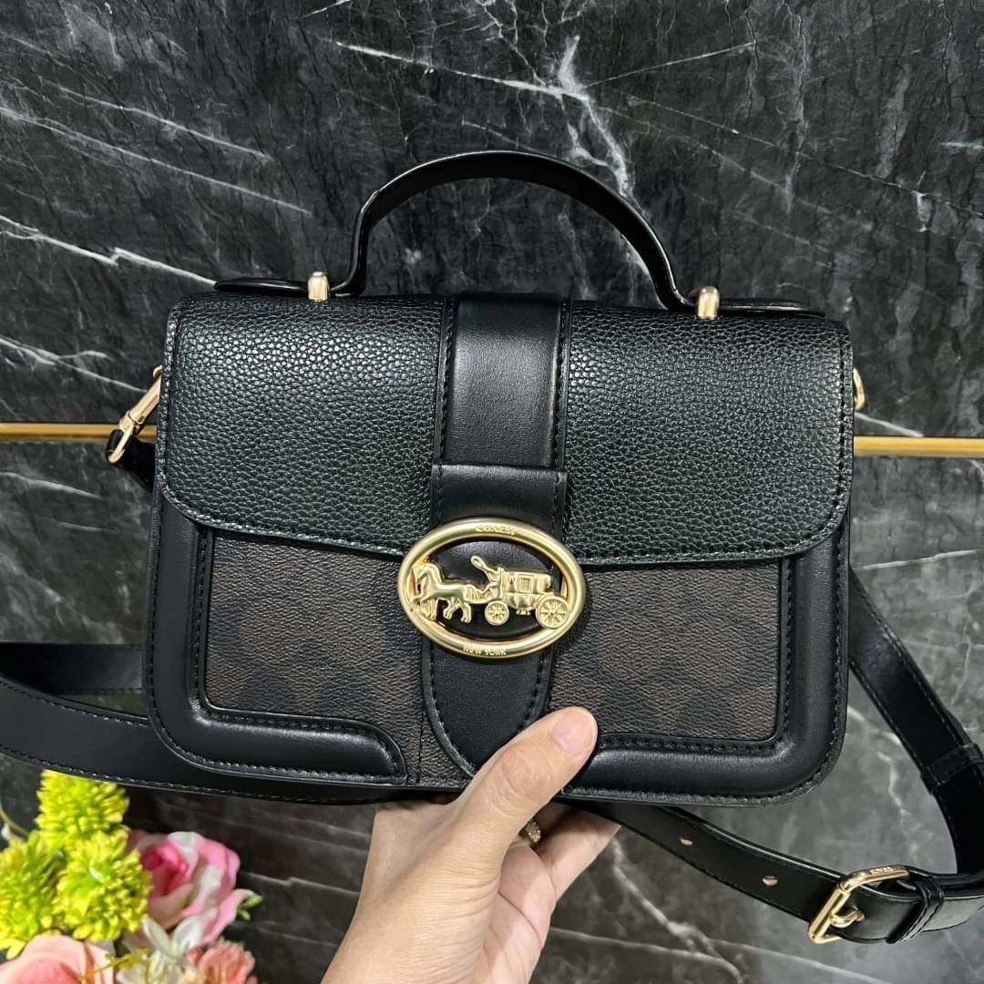 COACH SMALL GEORGIE TOP HANDLE IN BLOCKED SIGNATURE CANVAS ((6504//0468//6192//6015)) compact body portable shoulder bag 🌈ห้ามพลาด รุ่นแนะนำค่าา! พร้อมส่งทันที! กระเป๋าหิ้ว//สะพายข้างได้ วัสดุหนังแท้ 🔺หนึ่งใบทำลายหนังผสมกัน3แบบได้ลงตัวสวยง