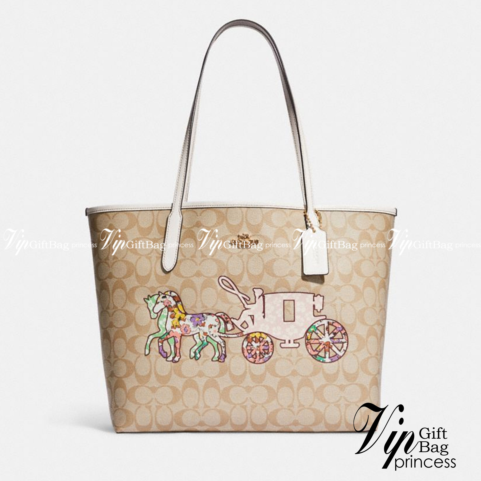 COACH CA607 CITY TOTE IN SIGNATURE CANVAS WITH HORSE AND CARRIAGE PATCHWORK GRAPHIC กระเป๋าทรงโท้ทใบใหญ่ คอลเลคชั่นใหม่ สวยโดดเด่นมากๆ น่ารักน่าใช้ไปอีกด้วยลวดลายซิกเนเจอร์โดดเด่น ใบนี้ใส่ของได้ของครบครัน จุได้แบบไม่ต้องกลัวเต็ม!! วัสดุหนังแคนวาสคุณภาพดี 