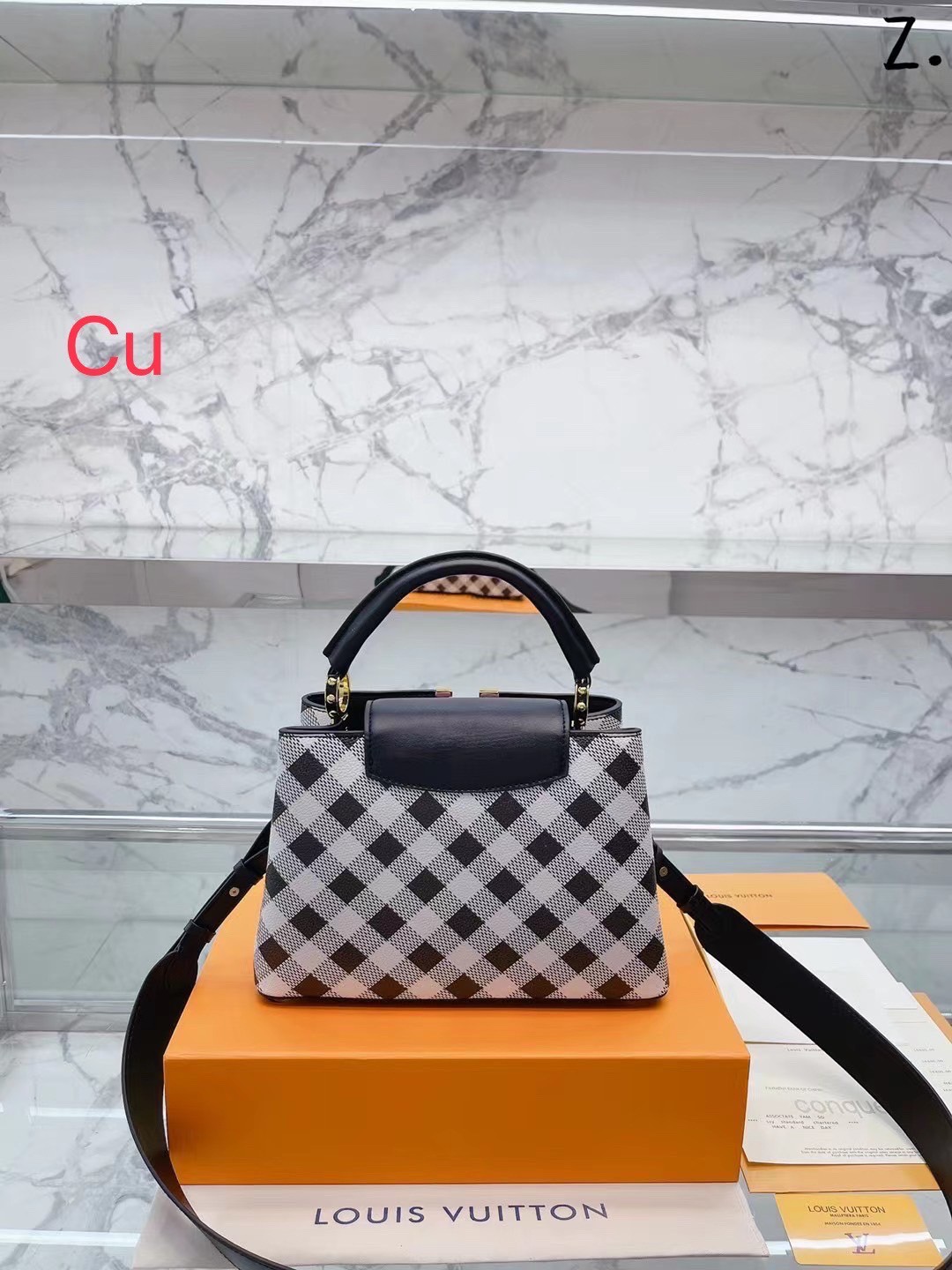 LV Capucines BB Vichy handbag / LV Bag พร้อมส่ง กระเป๋าถือสุดหรู ดีไซน์ทรงคลาสสิค ดีงามม้ากกกก!! มาพร้อมหูจับในตัว **ราคาพิเศษสุดคุ้ม งานสวยเกินราคา