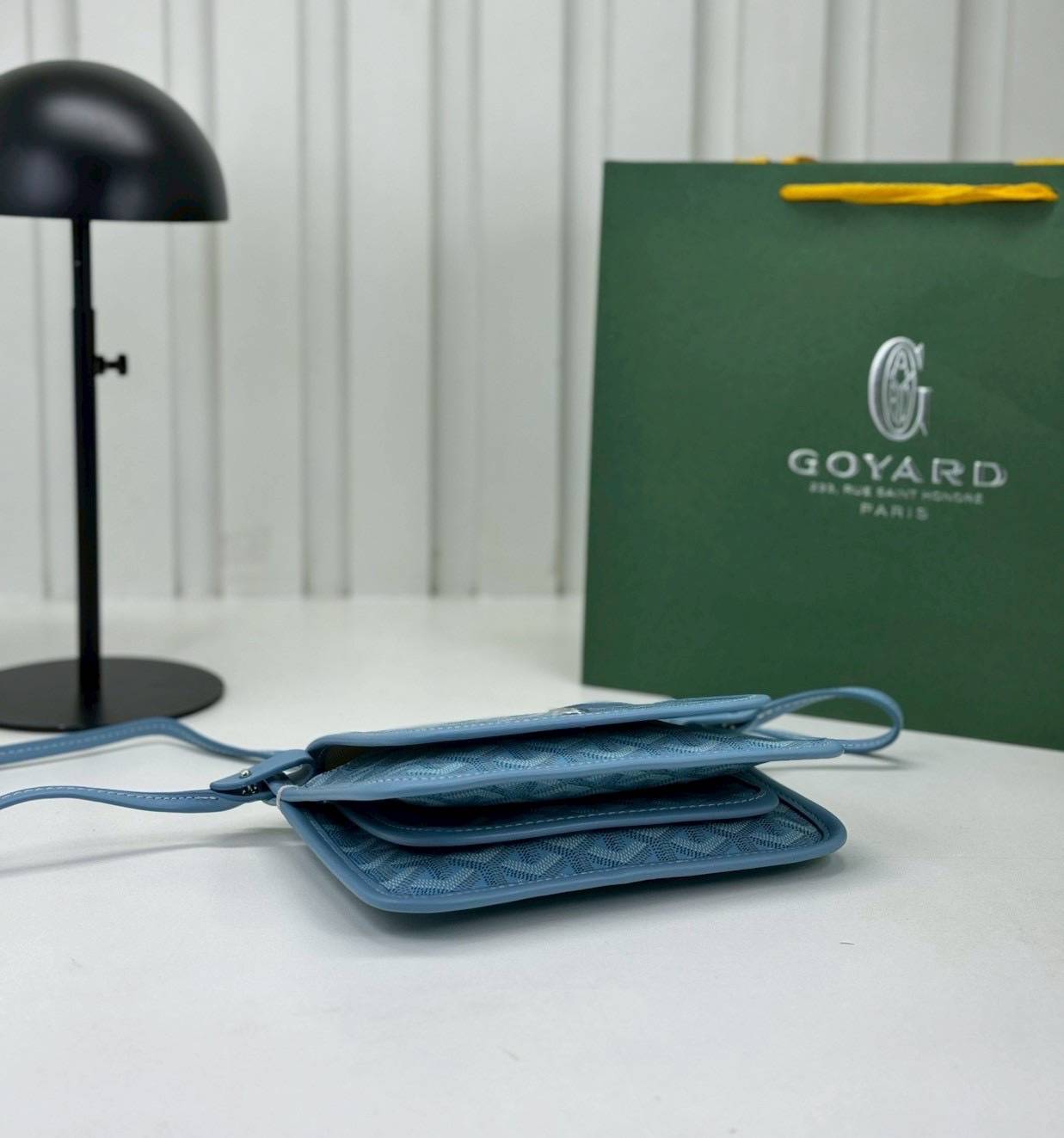 10 สี ORI หนังแท้ | GOYARD Plumet pouch-wallet กระเป๋าสะพายใบเล็กกะทัดรัด ดีไซน์กระเป๋าสตางค์ Plumet ดีไซน์มาพร้อมช่องใส่เหรียญ ธนบัตร และบัตรต่างๆ สามารถสะพายไหล่เป็นกระเป๋าสะพายข้างได้เหมือนกระเป๋าใบเล็ก