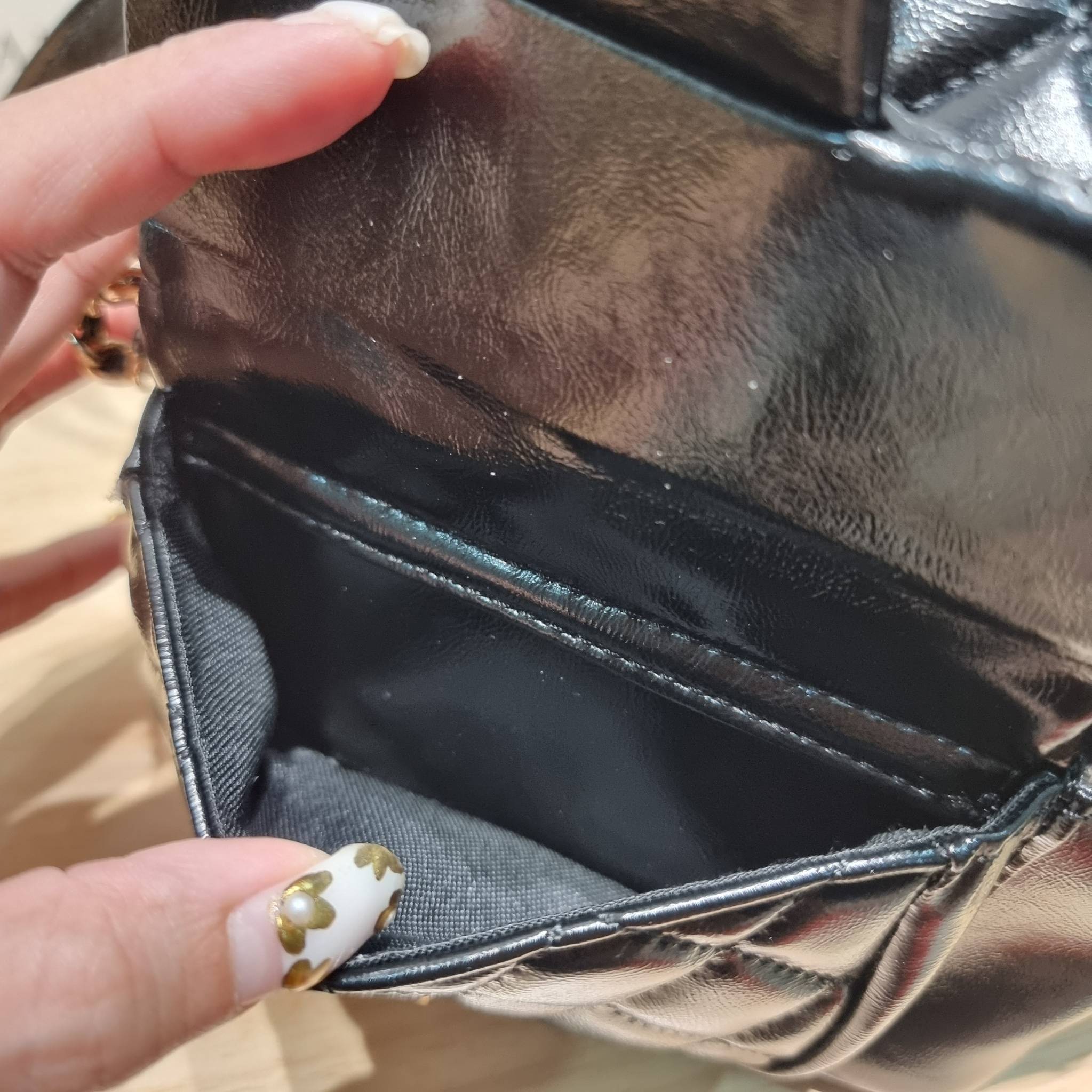 Chanel mini duma backpack กระเป๋าเป้ ไซส์มินิ สุดฮอต น่ารักน่าใช้สุดๆ ไอเท็มยอดฮิต รูปทรงทันสมัย ดีเทลความสวยมากมาย ทั้งสายรูดเก็บปาดกระเป๋า หรือจะช่องเปิดด้านหน้า ก็ดูหรูไปหมด ภายในโล่งกว้าง ใส่ของสำคัญได้