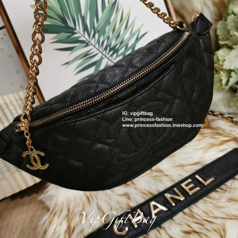 Chanel Waist Bag With Chain VIP Gift With Purchase (GWP) รุ่น Limited พรีเมี่ยม Chanel Perfume Counter กระเป๋าสะพาย คาดเอว หรือคาดอกรุ่นใหม่ล่าสุดวัสดุหนังคาเวียร์ลายตารางเปิดปิดด้วยซิปห้องอะไหล่แบรนด์ สะดวกใช้ ภายในมีโลโก้ ใส่มือถือ iphone ของจุกจิกได้ ร