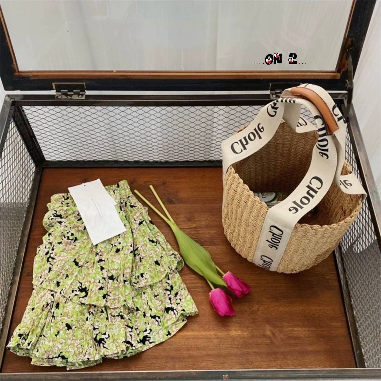 CHLOE small woody basket / Chloe bucket กระเป๋าสะพายสานทรงตะกร้า ใบเล็ก ยอดฮิตติดลมของแบรนด์ ด้วยวัสดุสังเคราห์จากธรรมชาติ สานทอเต็มใบออกมาเป็นลวดลายสวยงาม