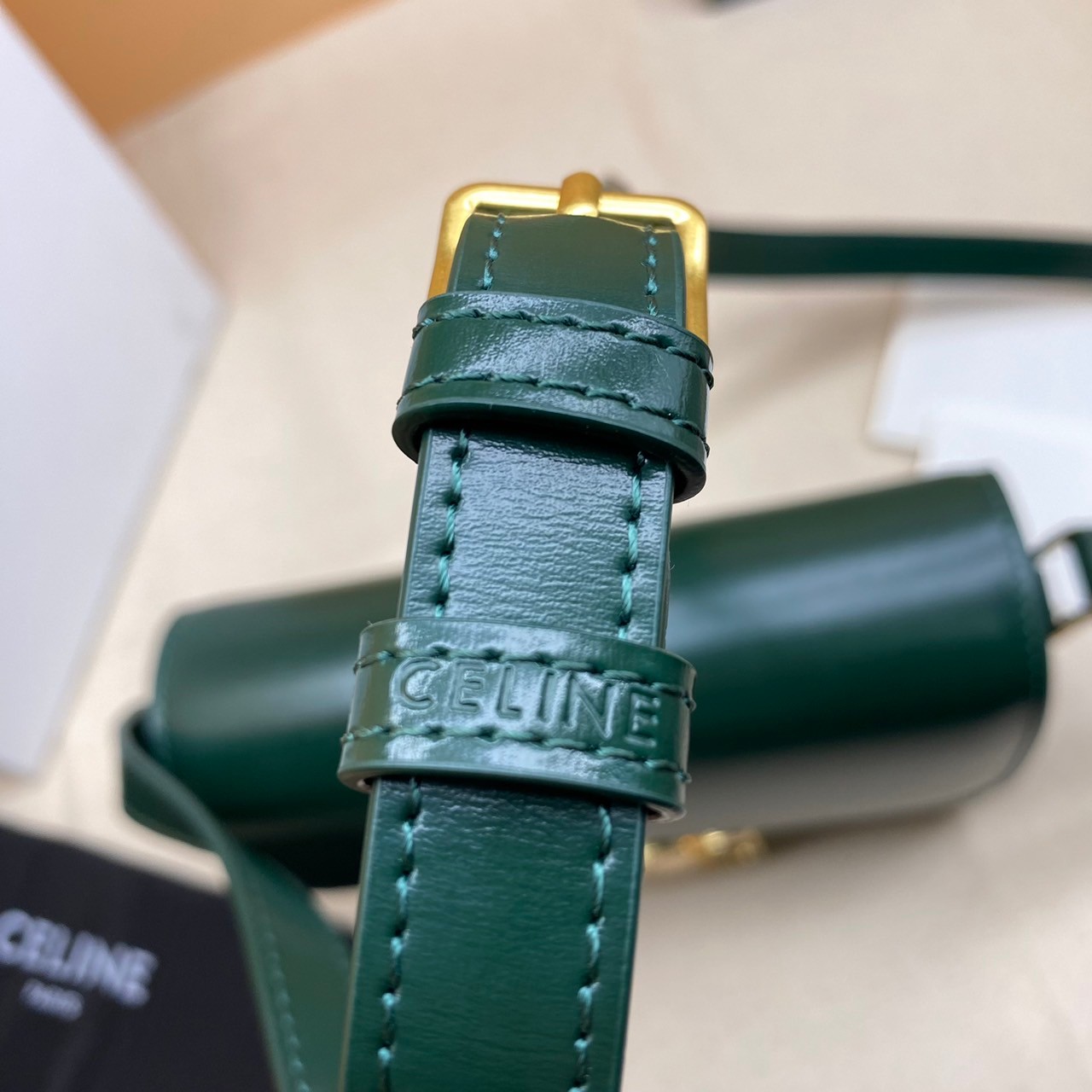 MEDIUM 22cm : CELINE CLASSIQUE TRIOMPHE BAG IN SHINY CALFSKIN / Celine Triomphe Bag / Celine Bag พร้อมส่ง 10 สี เกรดออริ 1:1 กระเป๋าแบรนด์หรูที่ควรมีแห่งปี