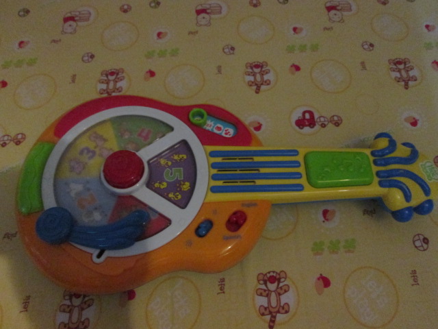 LEAPFROG BABY Bilingual LEARN & GROOVE ANIMAL SOUNDS Guitar ของเล่นเสริมพัฒนาการสำหรับเด็กมือสอง