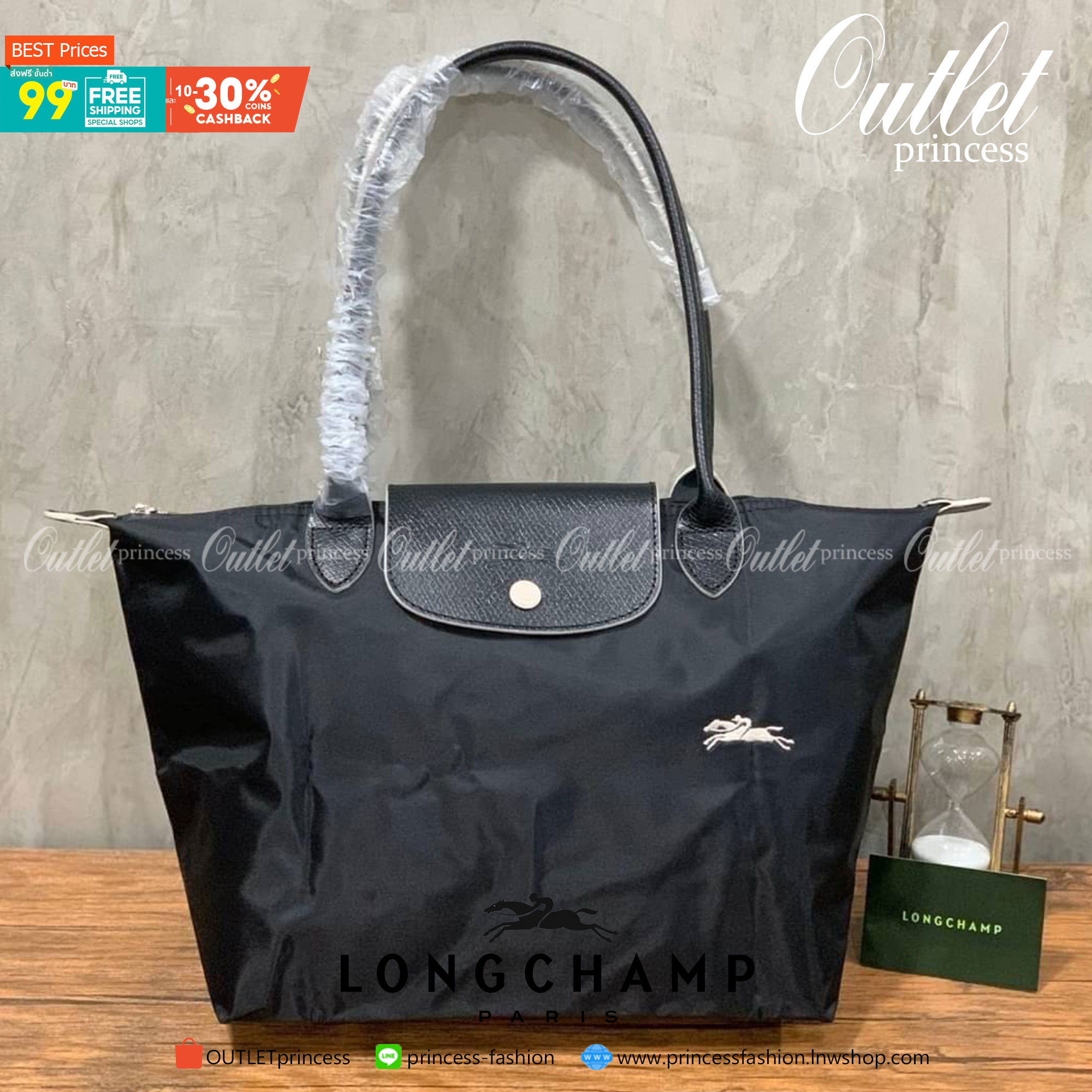 Longchamp LE PLIAGE Club (พร้อมส่ง 8 สี) TOTE BAG S กระเป๋ารุ่นยอดนิยม ที่สาวๆ ต้องมีไว้เก็บไว้สักใบ ด้วยตัวน้ำหนักกระเป๋า Longchamp เบาแสนเบา แต่จุของได้เยอะมาก สำหรับลุคทางการกึ่งลำลอง แฝงความสบาย ยามเดินทาง จุดเด่นอย่างหนึ่งของ กระเป๋าก็คือ สามาถพับเก็